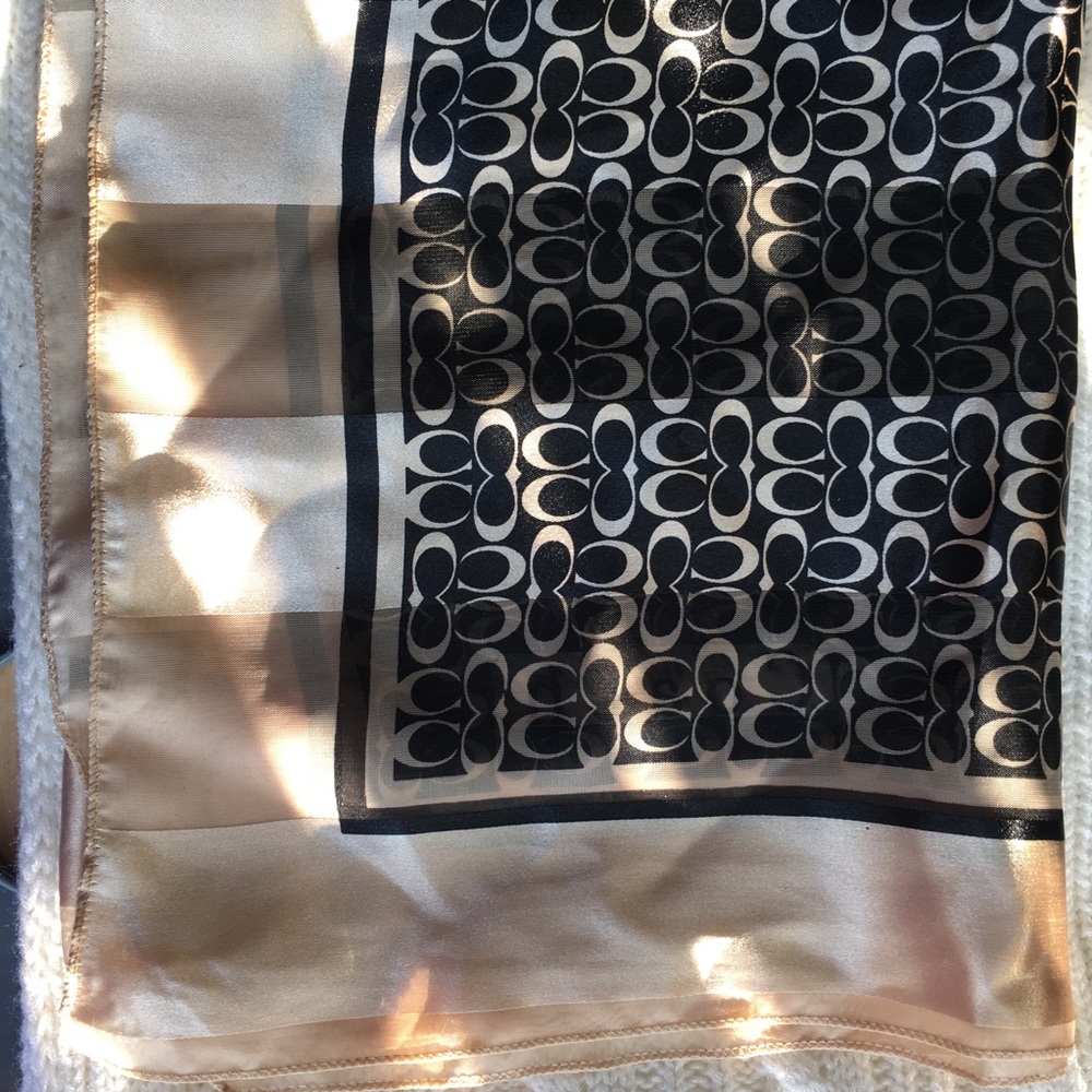 Coach Scarf - Picture 5 of 6